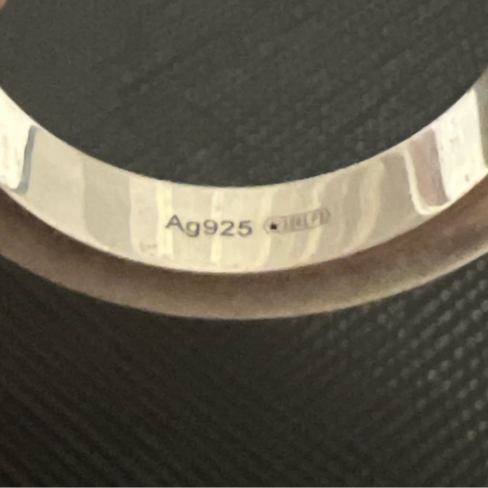 Gucci GG and Bee Engraved 4mm 925 Ring, Size 5 - Picture 5 of 5
